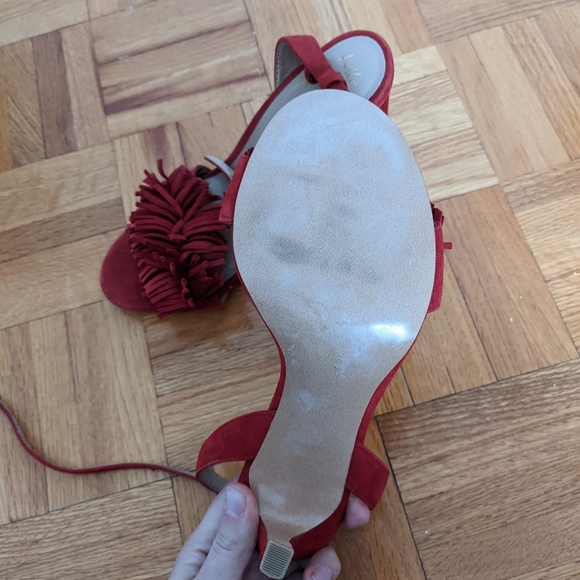 Brand new Red leather Banana Republic Heels size 6.5 - Picture 3 of 3